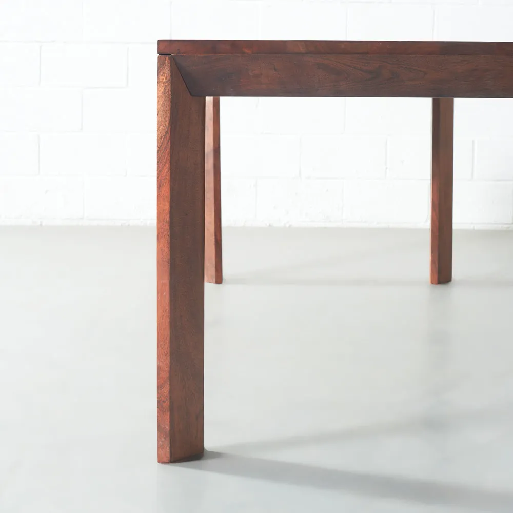 ANTONELLA - Acacia Dining Table