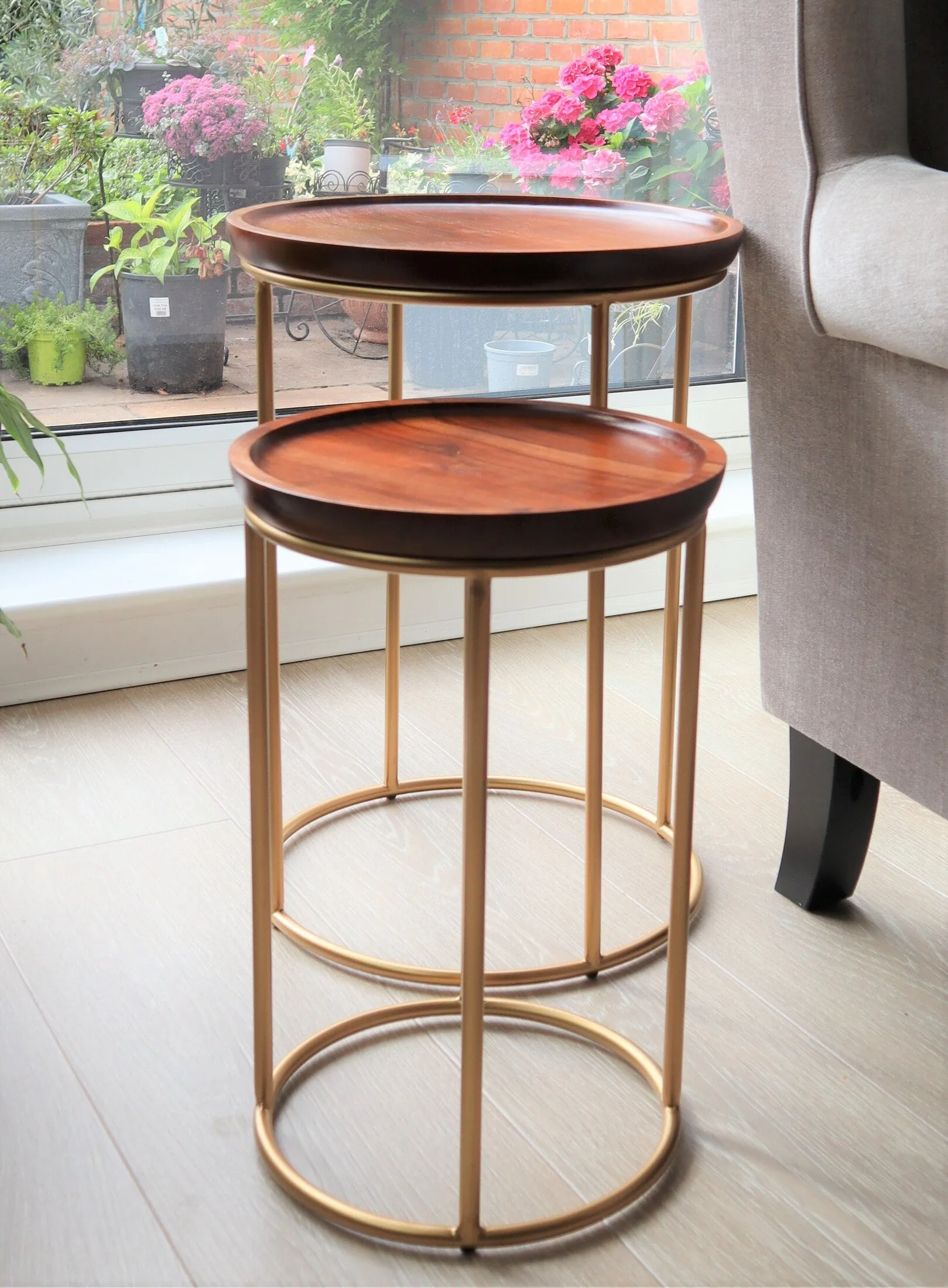 Delphyne Set of 2 Round Nesting Tables, Wooden Tops