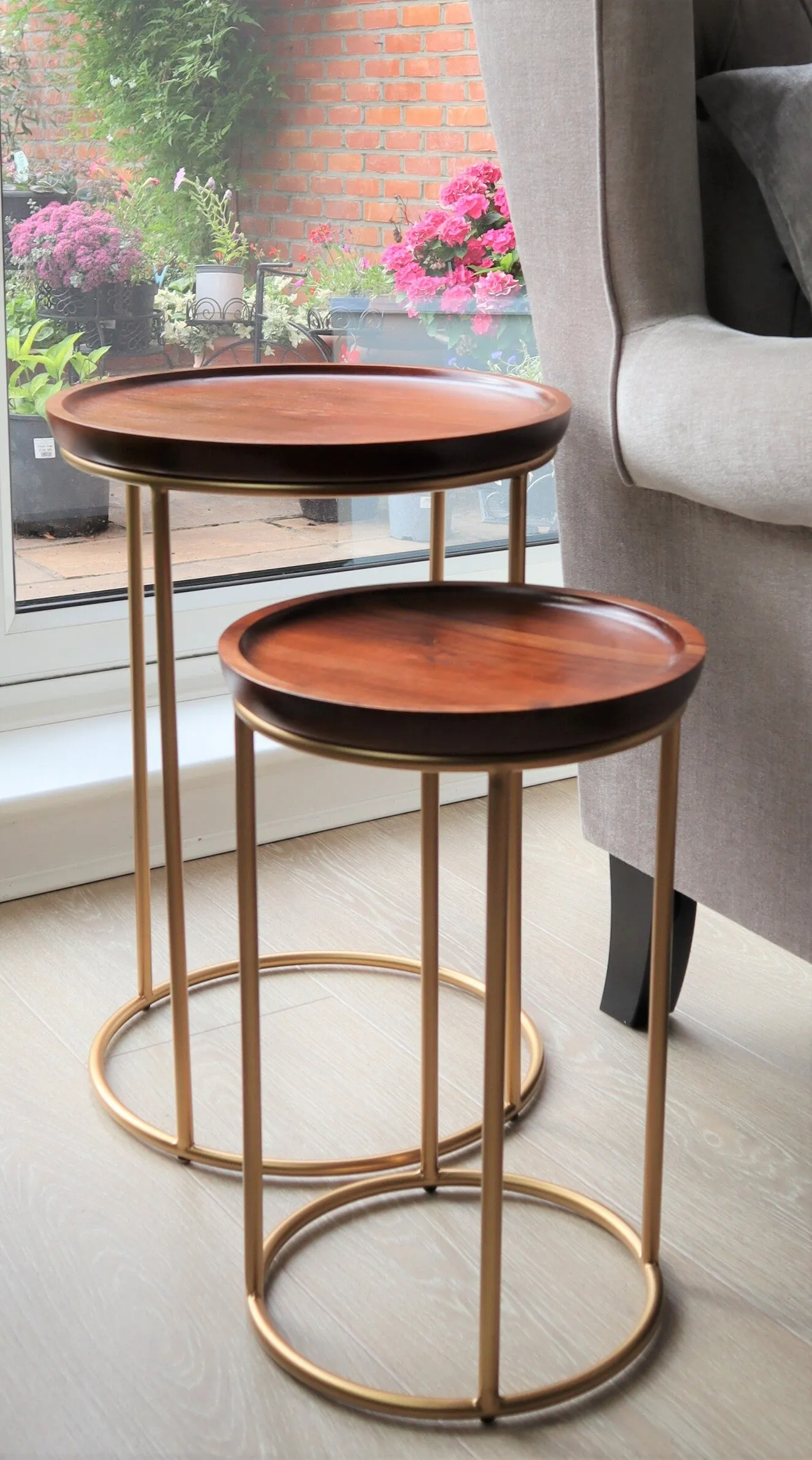 Delphyne Set of 2 Round Nesting Tables, Wooden Tops