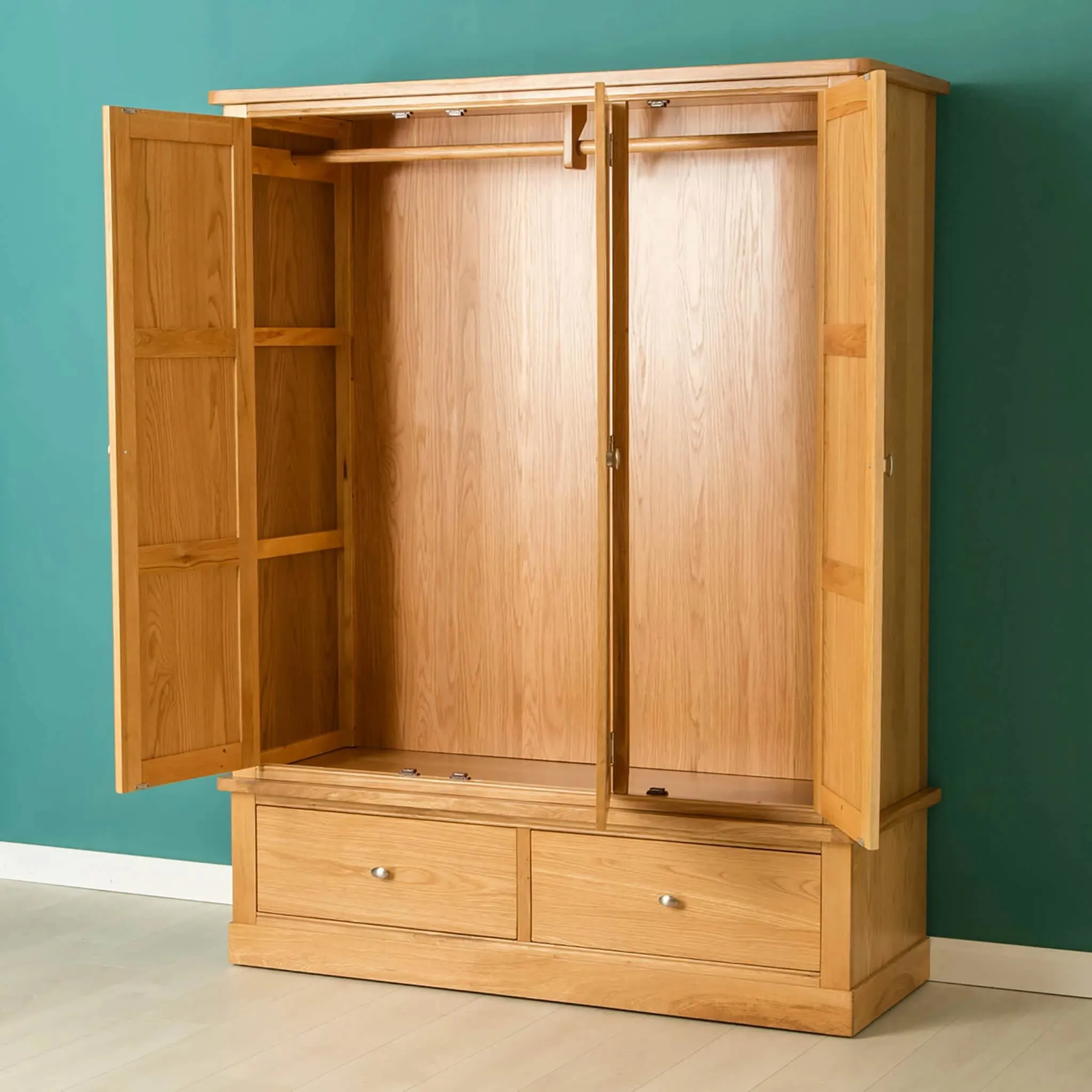 Hampshire Oak Triple Wardrobe