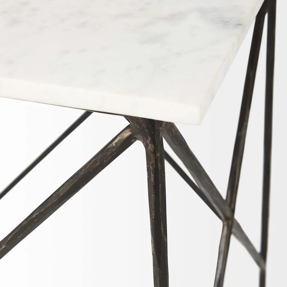 La Luna Nested Tables