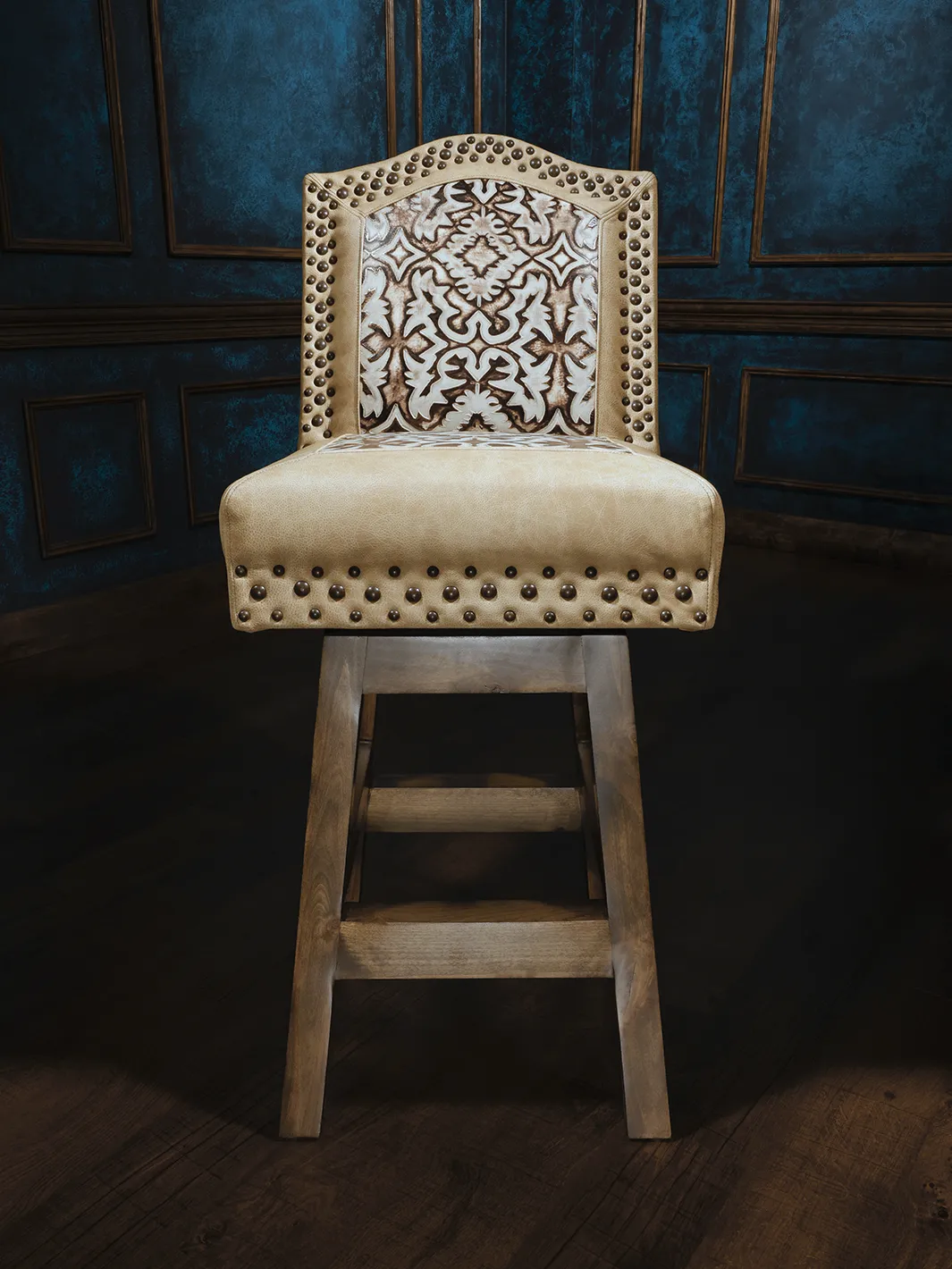 Sally Armless Western Chisum Bar Stool